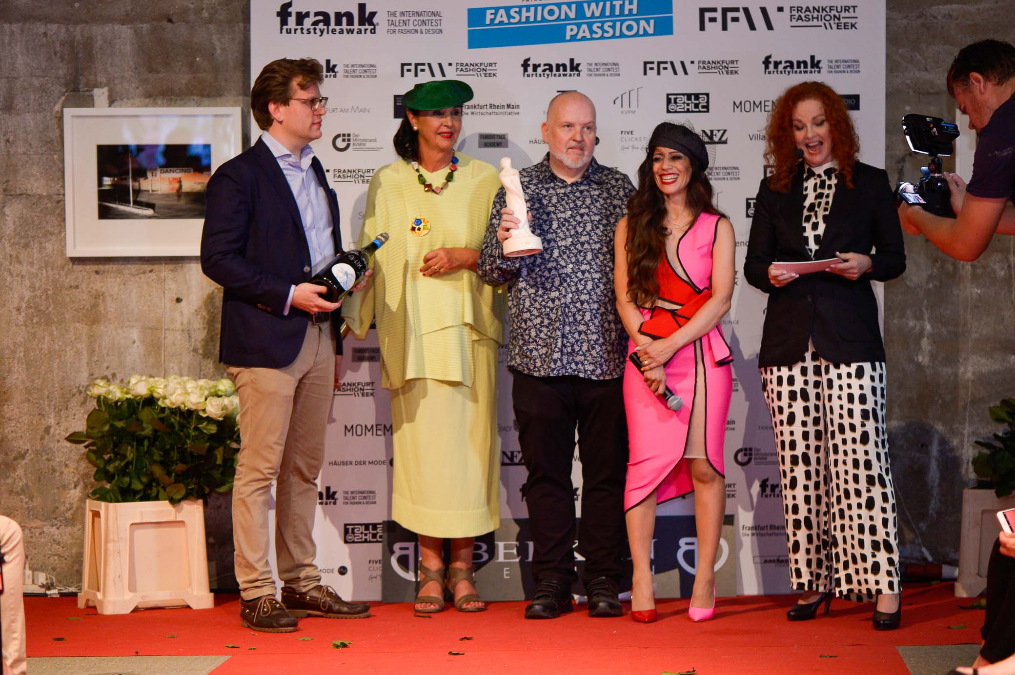The Frankfurt techno pope TALLA 2XLC was awarded with "FRANK - The Trophy" for his lifetime achievement. Photo: StudioZeta